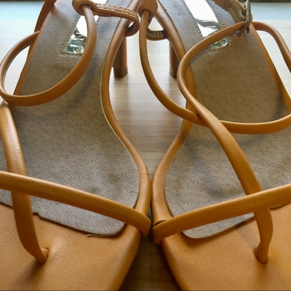 BILLINI Vegan Strappy Kitten Heels - Spice (5) NWT - Picture 12 of 16
